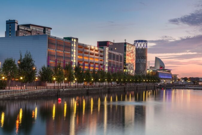 Your Definitive Salford Quays Rental Report 2025